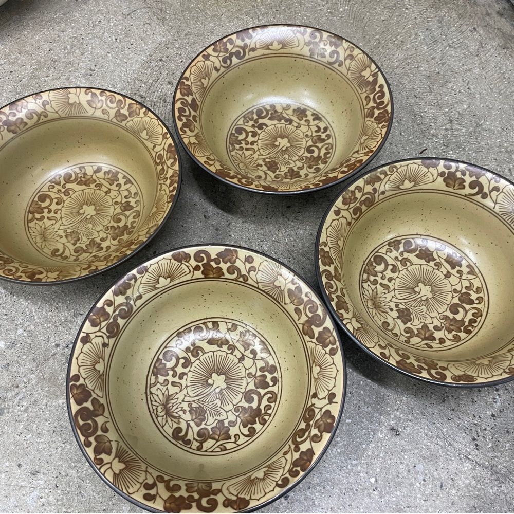 Set of Bowls - Picture 2 of 6